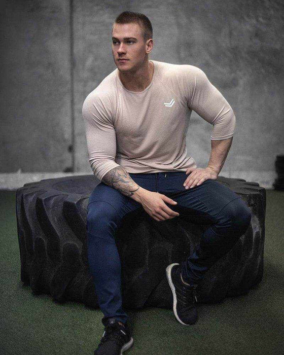 Men's slim fit casual long sleeve T-shirt for gym and fitness training in cotton and quick dry fabric