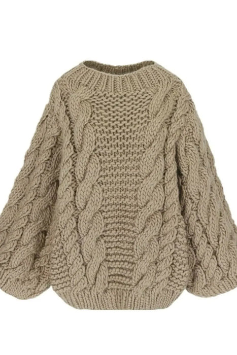 Oversize women's knitted sweater – chunky knit with cable pattern & wide sleeves